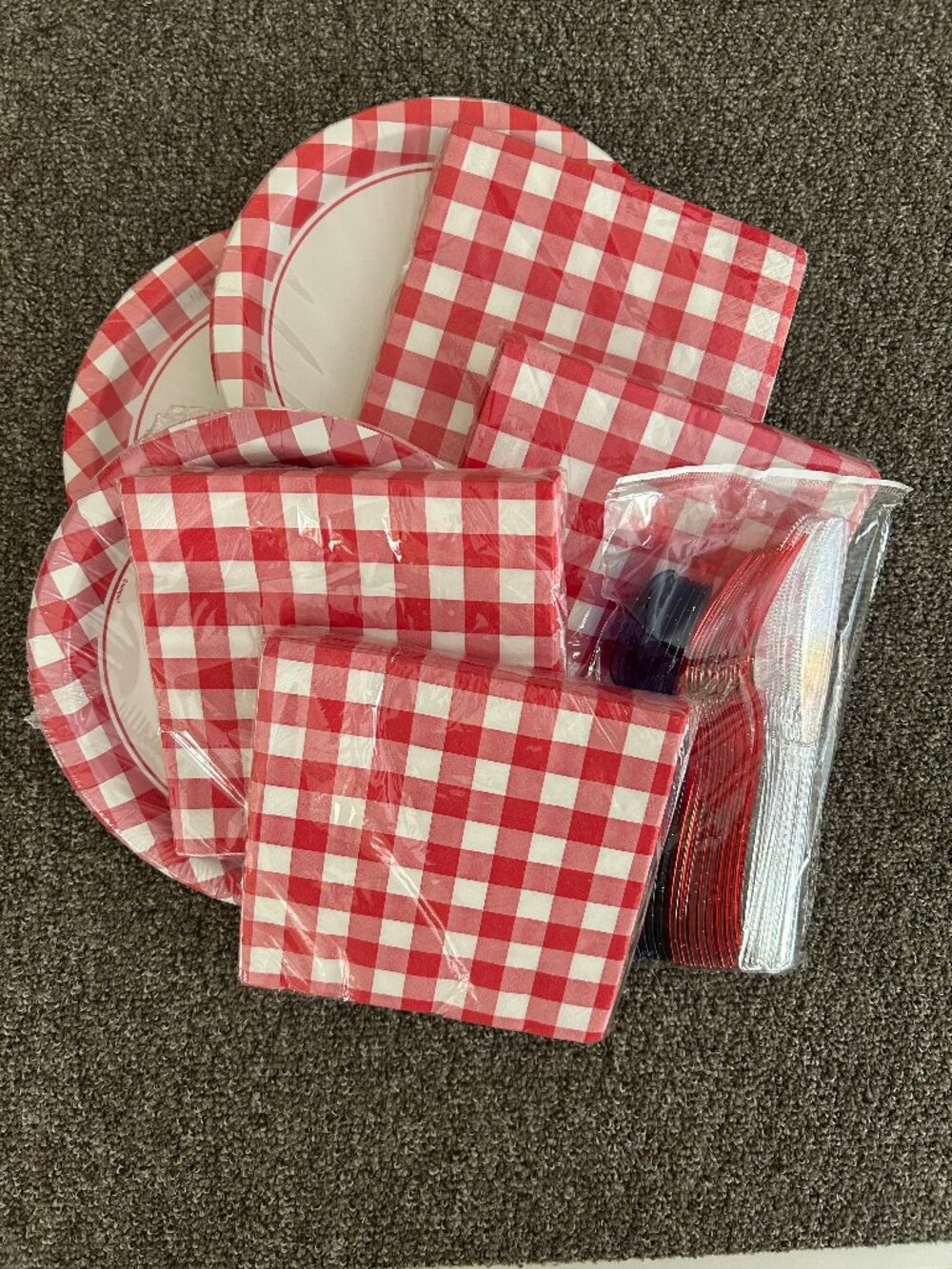 Set/8 Red Checkered Party Supplies